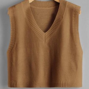 Solid V-neck cropped sweater vest